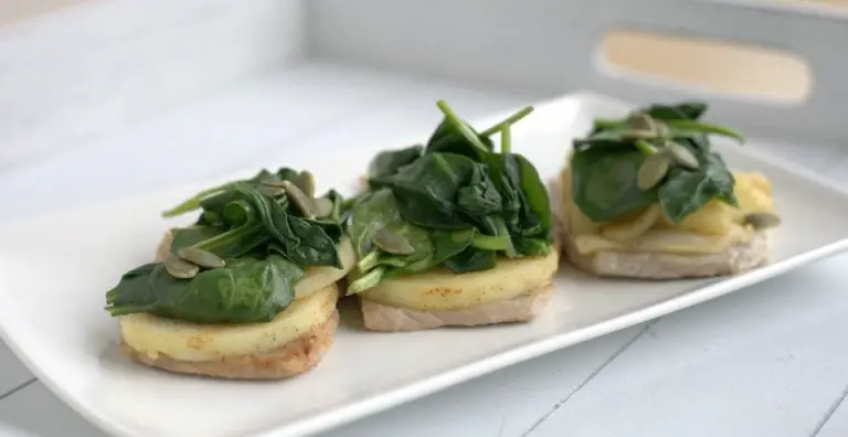 Varkenslapje met spinazie en appel (Paleo Recept)