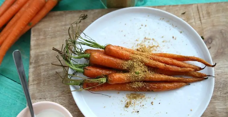 Geroosterde wortels met dukkah