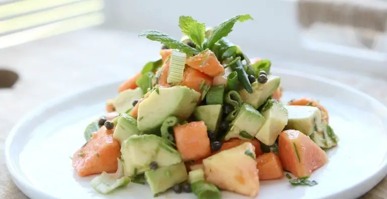 Papaja avocado salade met munt