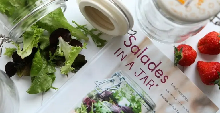Boek: Salades In A Jar (WIN)