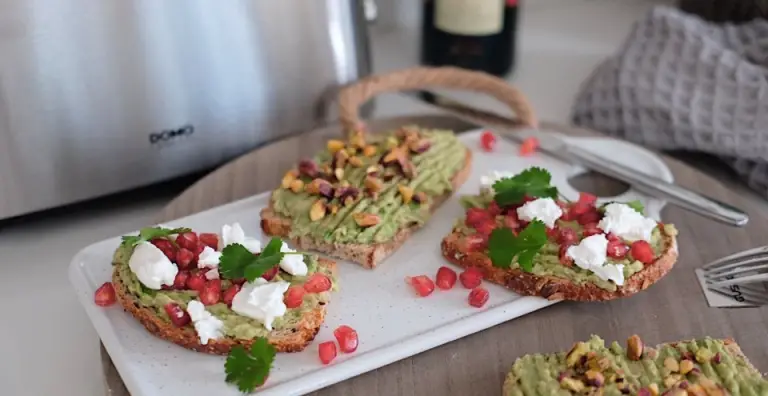 Toast avocado: two ways!