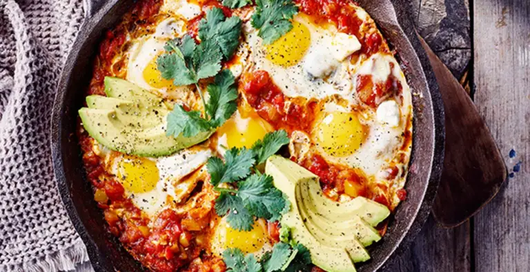Recept: ‘Shakshuka à la Steffi’ – heerlijk gezond ontbijten