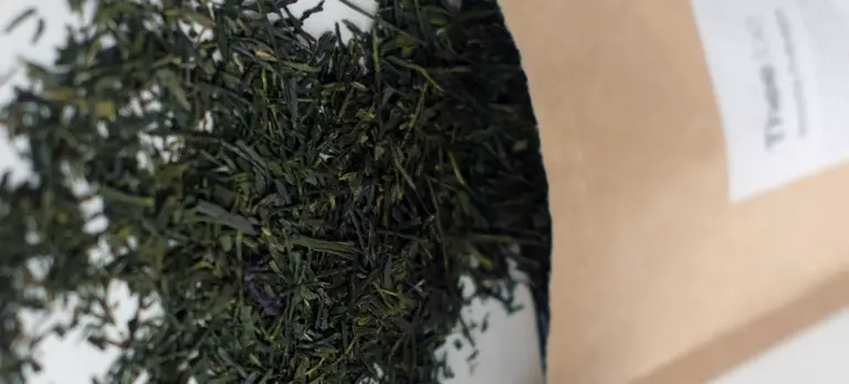 Sencha vs. Bancha: Ontdek de Delicate Nuances van Japanse Thee