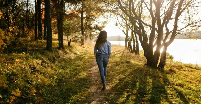 Een korte wandeling elke dag: wat zijn de gezondheidsvoordelen?