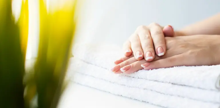 Hoe kan je op natuurlijke wijze je nagels gezonder maken?