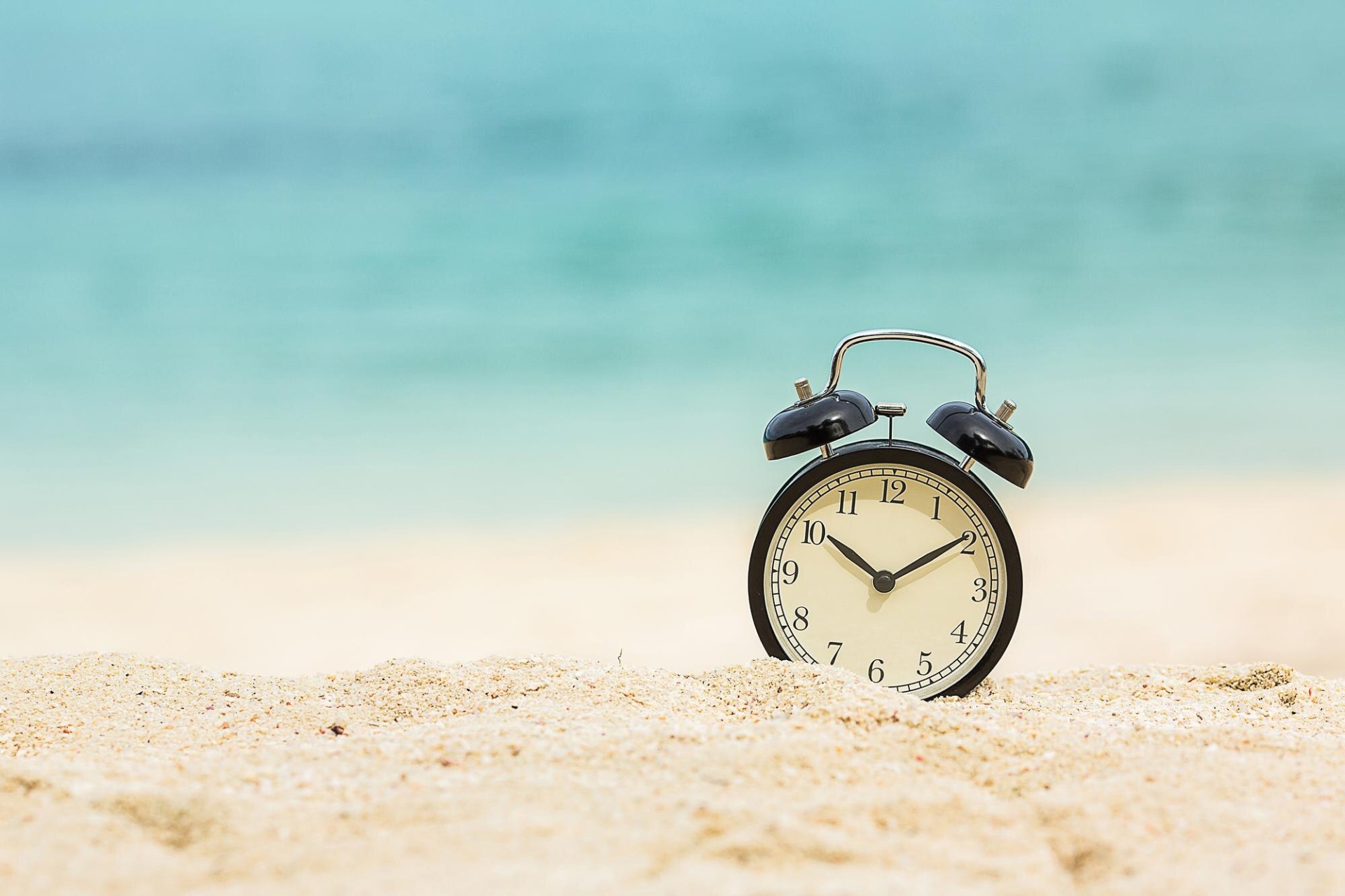 Waarom voelt de laatste week van je vakantie zo kort? Over tijd, aandacht en herinneringen